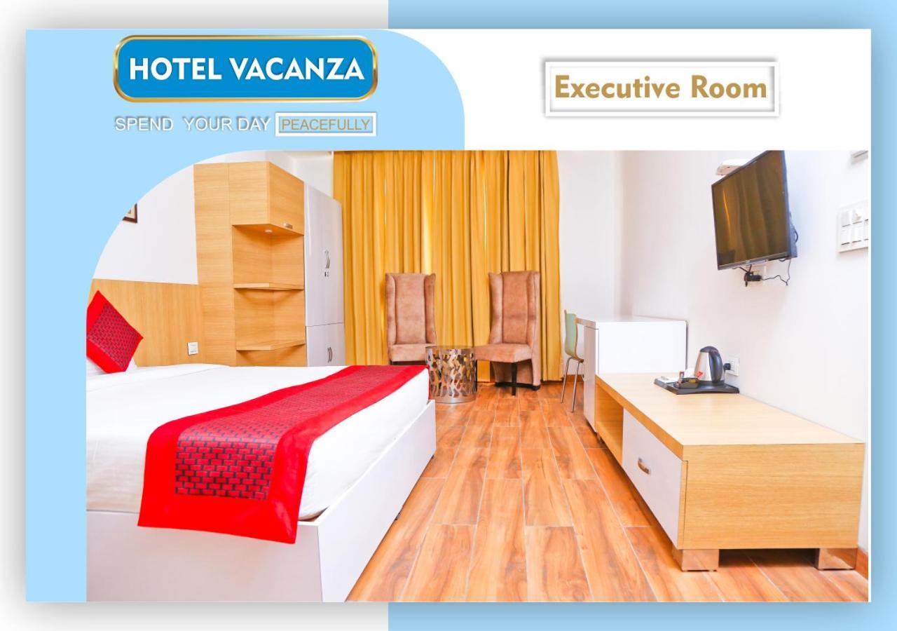 Fabexpress Vacanza Noida Exteriör bild