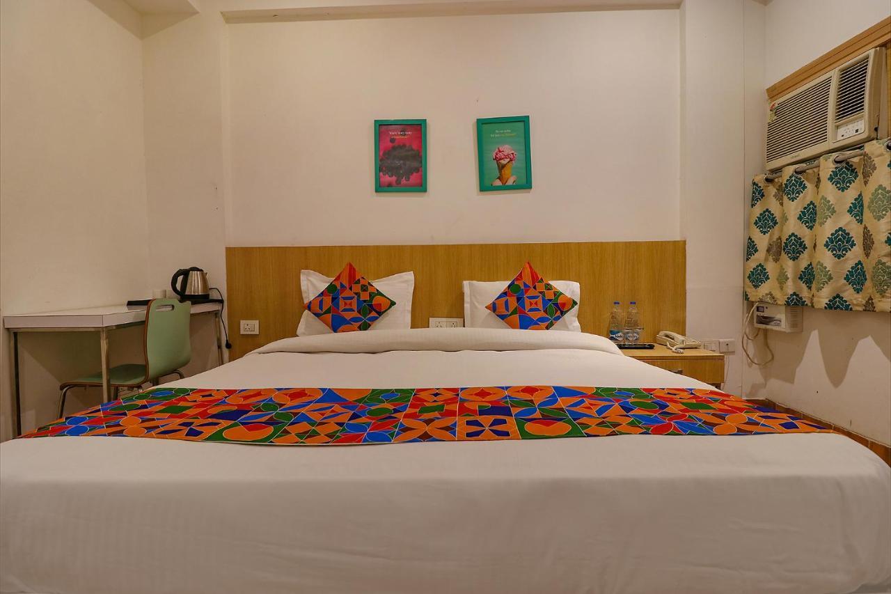 Fabexpress Vacanza Noida Exteriör bild